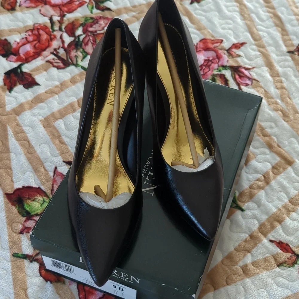 Ralph Lauren Black heels. - Picture 2 of 5